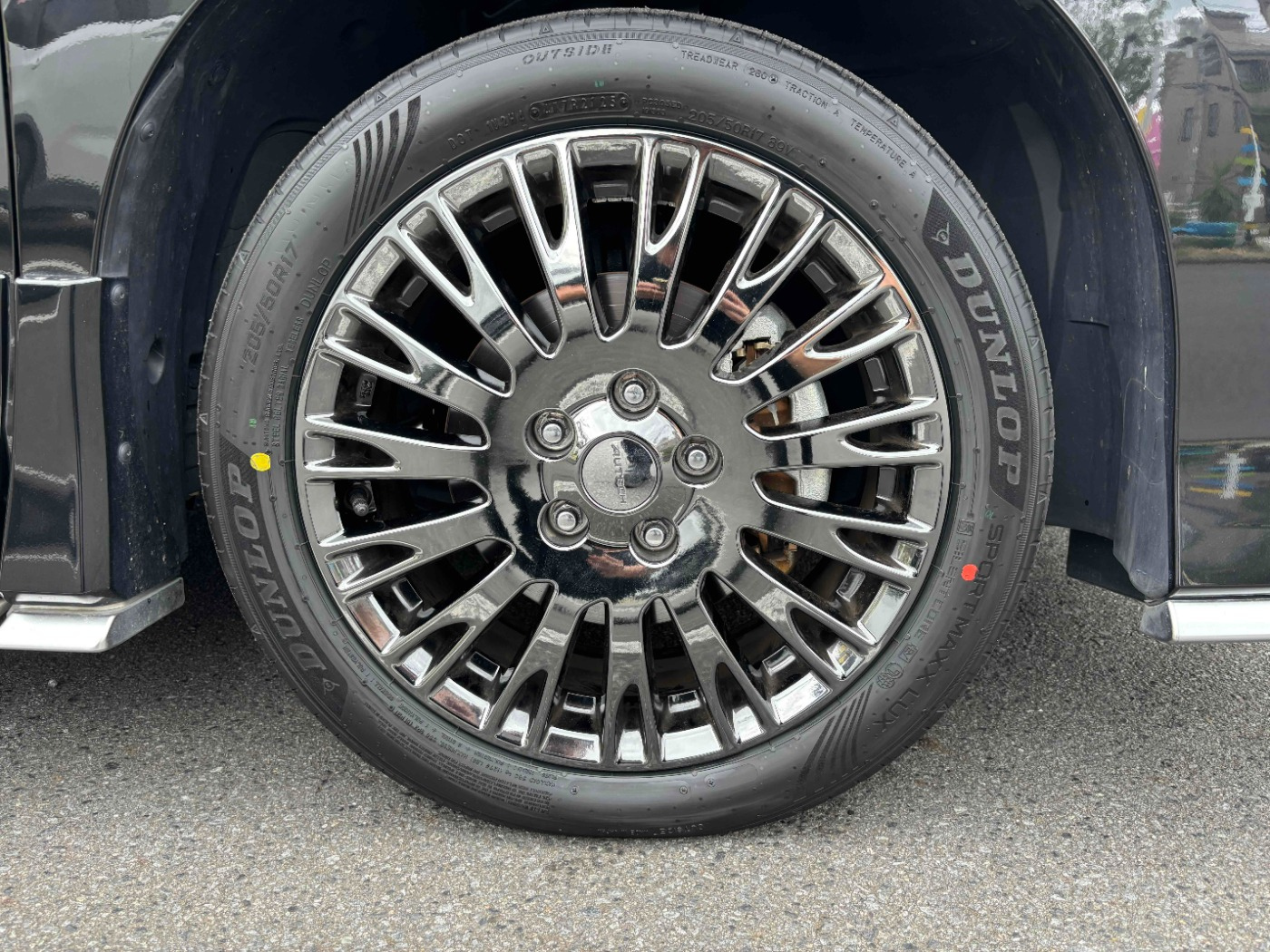 セレナでリラックス | お知らせ | タイヤセレクトかめい野